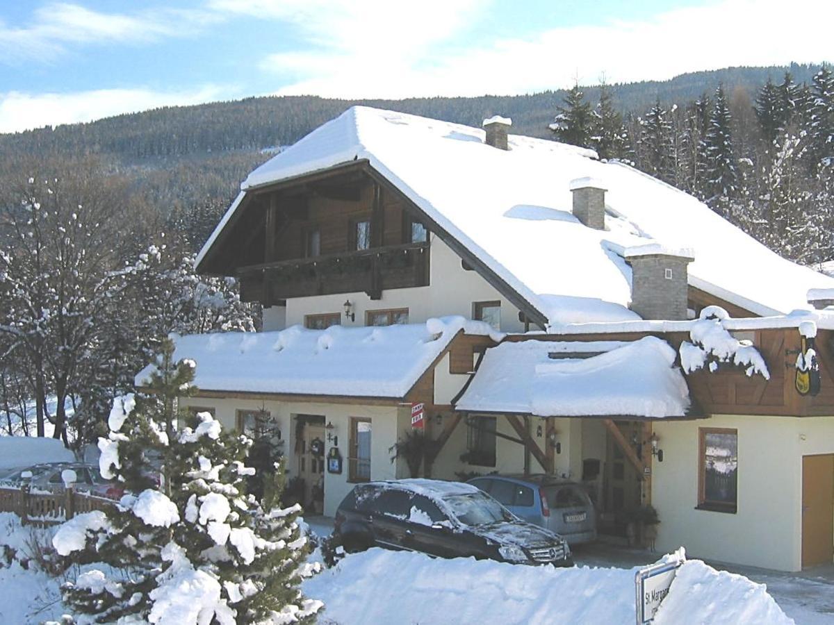 Hotel Pension Schwaiger Sankt Margarethen im Lungau Exterior foto