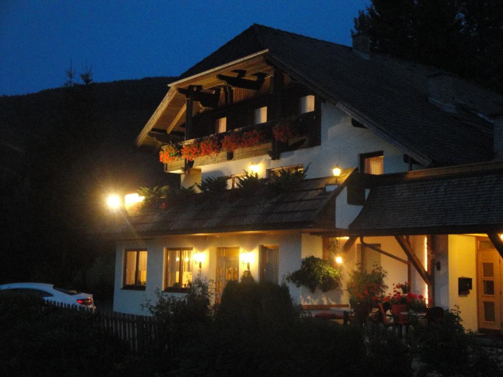 Hotel Pension Schwaiger Sankt Margarethen im Lungau Exterior foto
